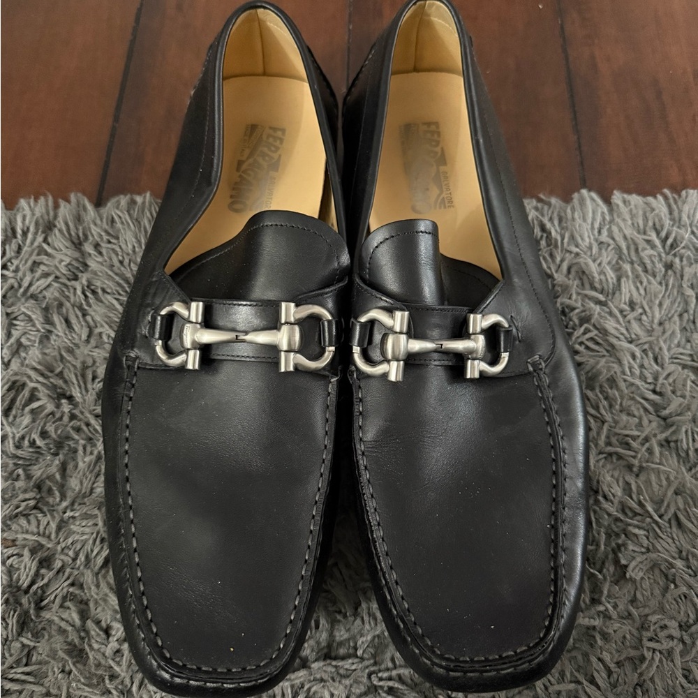 Salvatore Ferragamo Parigi Drivers Gently Used Black Leather Men’s 13D
